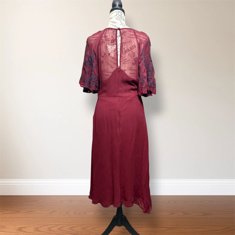 Nuevo Vestido Anthropologie Maeve Francoise Rojo Floral Bordado Midi Cuello en V Boho Foto 3 de 4