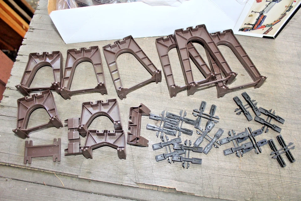 Lionel 12754 O & O27 Gauge Graduated Trestle Set Box Complete #2 - Image 4 of 4