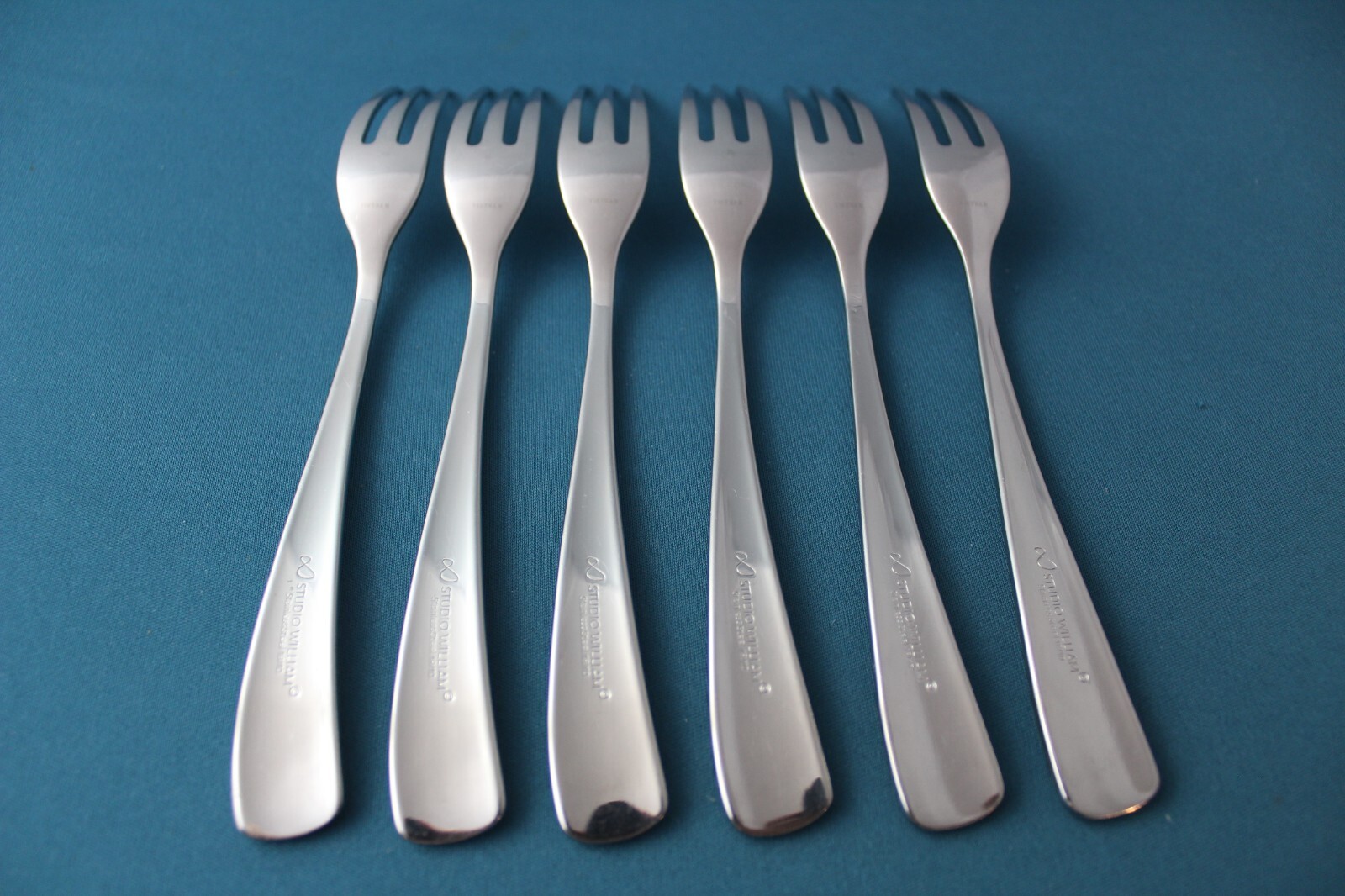 6 Salad Forks Studio William LARCH MIRROR Glossy 18/10 Stainless Vietnam 7 3/8"