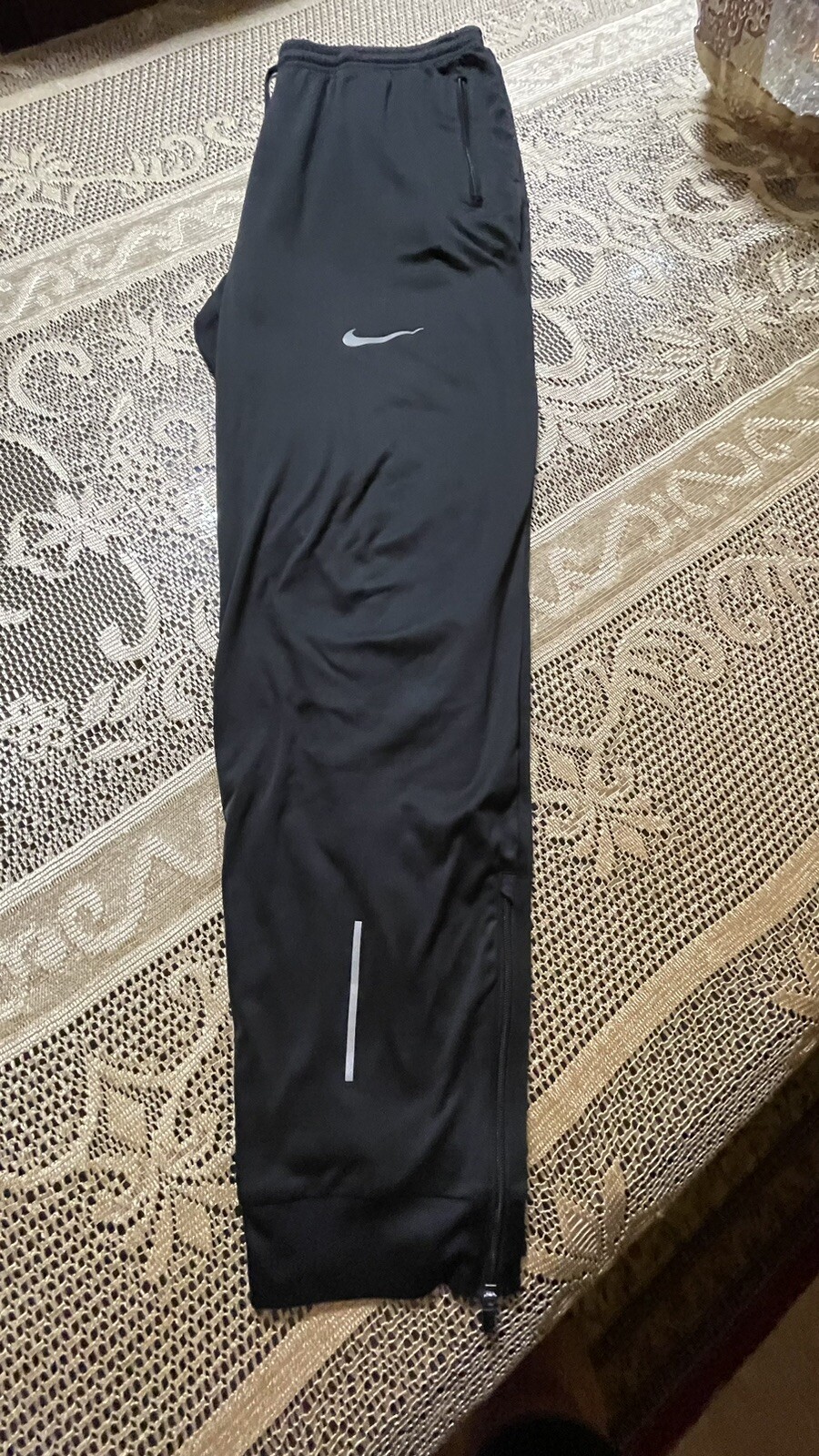 (Large) Nike Men's Black/White DriFIT Epic Knit Trai… Gem