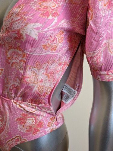 Traje floral de manga corta para mujer Hemant & Nandita rosa pequeño - Imagen 7 de 7