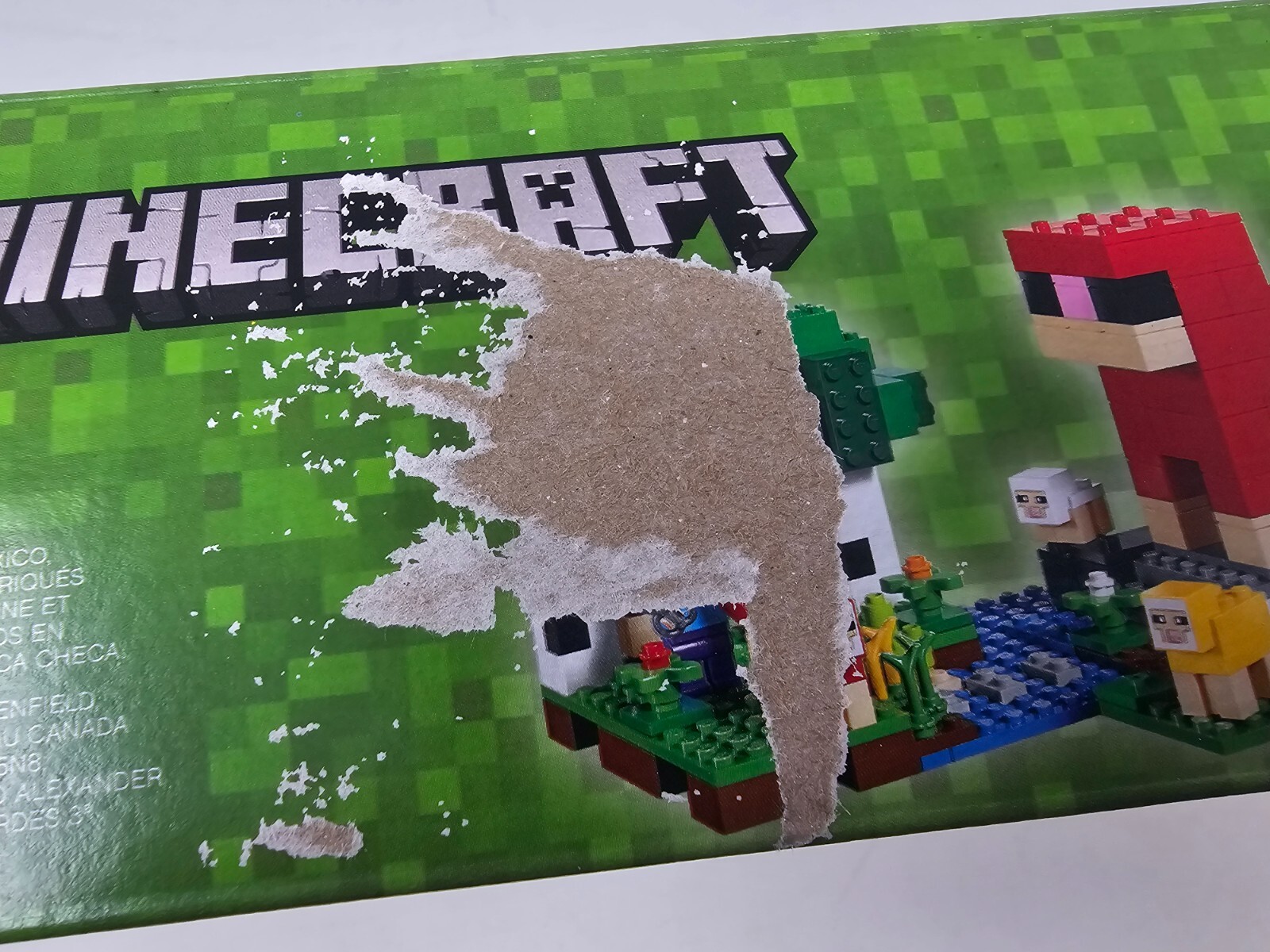 LEGO Minecraft The Wool Farm 21153 New Sealed In Damaged Box lego-minecraft-the-wool-farm-21153-new-sealed-in-damaged-box