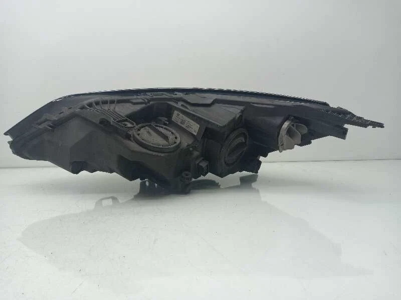 39081893 RIGHT HEADLIGHT / 13488970 / 39158006 / 2668687 FOR OPEL 