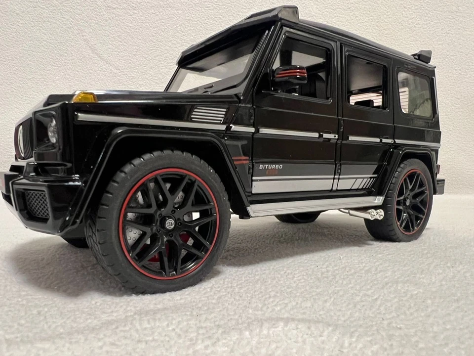 1:18 Mercedes-Benz G800 Diecast Model SUV – Luxury Off-Road Collectible, Detaile - Image 2 of 4