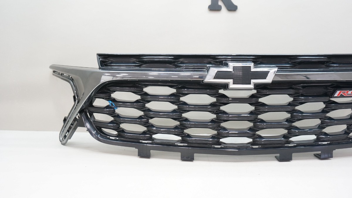 2024-2025 CHEVROLET TRAX RS FRONT BUMPER RADIATOR GRILLE OEM