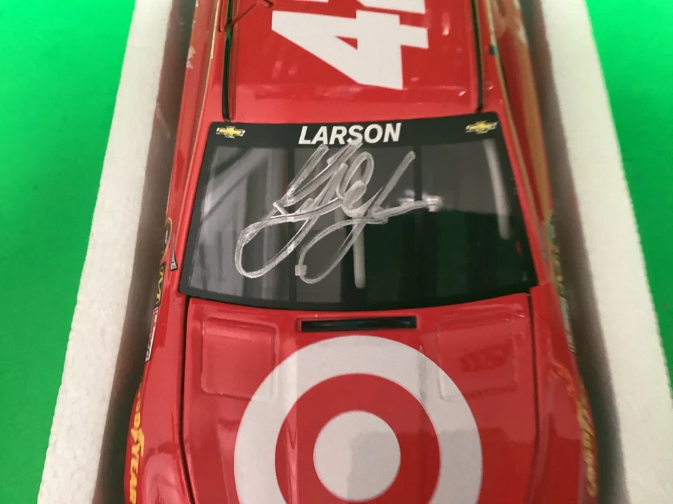 2014 novato Kyle Larson #42 autografiado 2 certificado de autenticidad producción más baja solo #225 hecho Foto 3 de 4