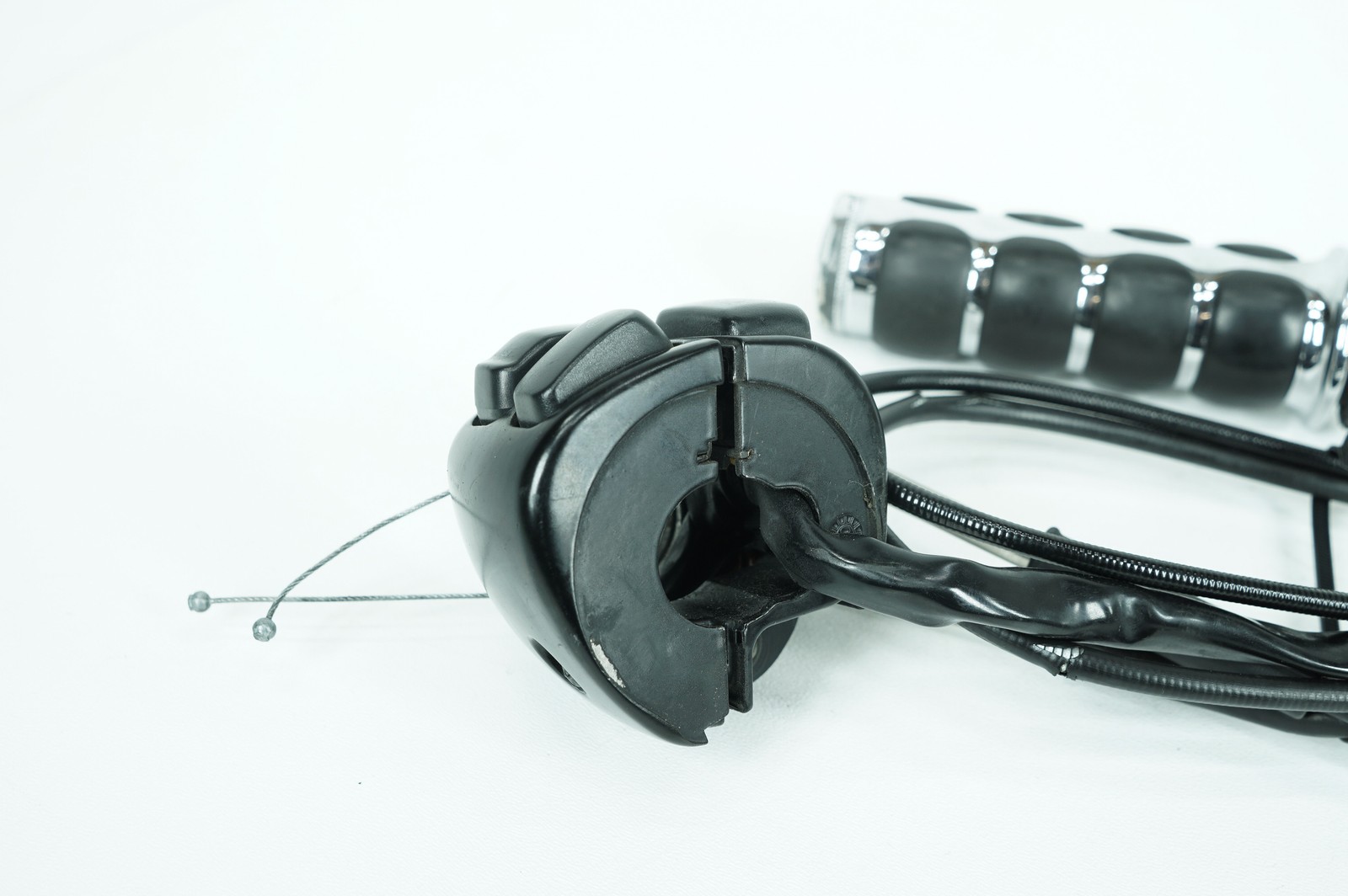 03 Harley Sportster XL883 C Custom OEM Right Engine Start Kill Switches Controls