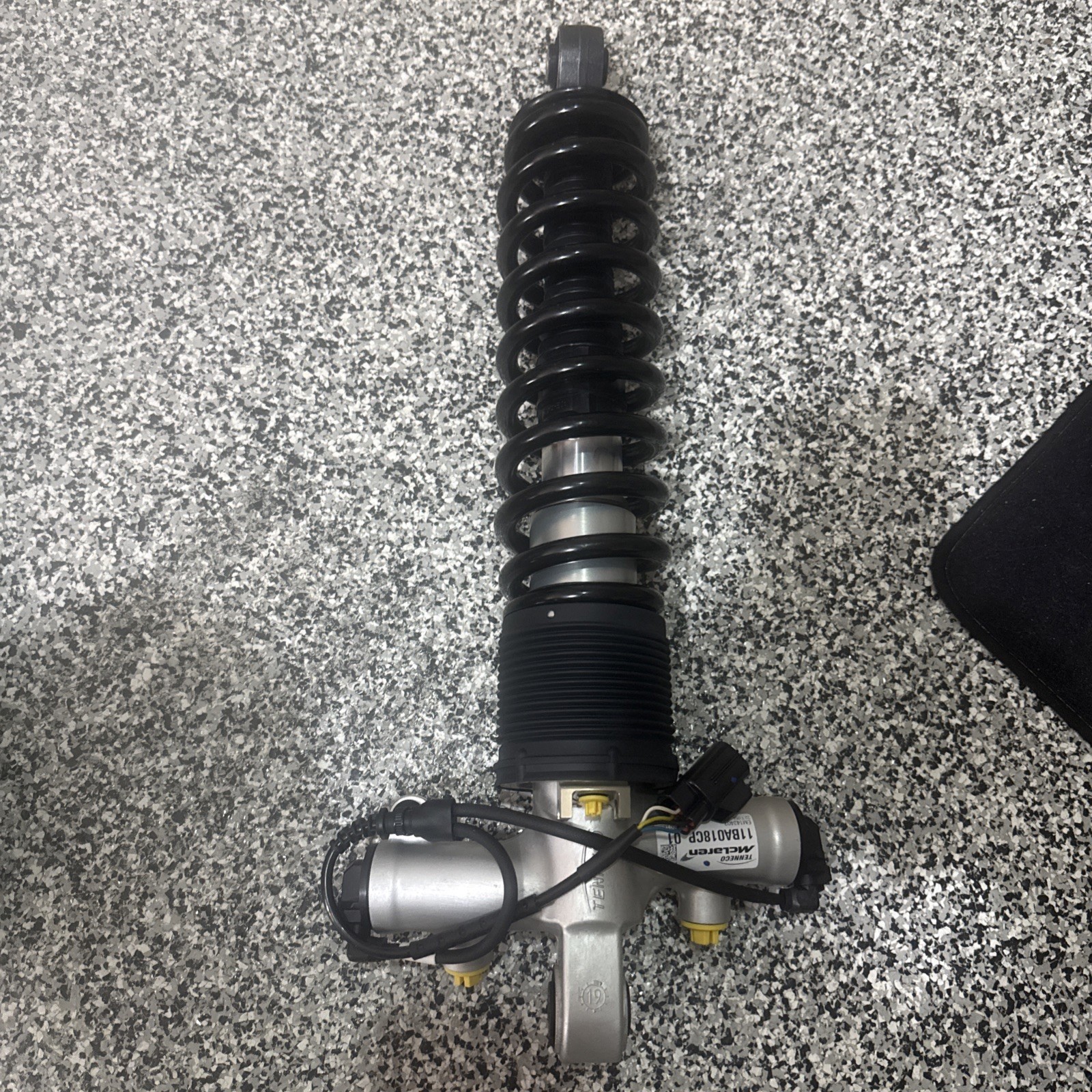 New Front Left Suspension Shock Spring Strut Assembly For 2015-2017 McLaren 650S
