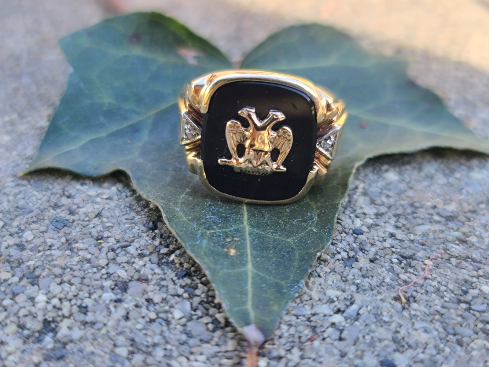 VTG 10k Solid Yellow Gold Double Eagle Ring 8.75s… - image 3