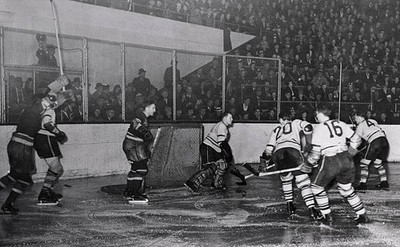 Old Ice Hockey Photo 1940s Bryan Hextall Of The Ny Rangers Waved His Stick