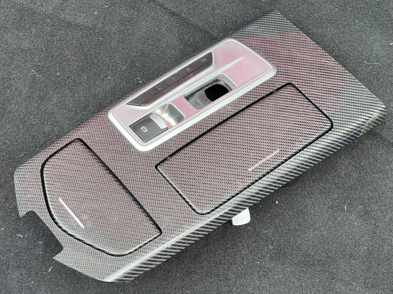 Maserati Ghibli OEM Center Console Glove Box Compartment Carbon Trim – 673000333