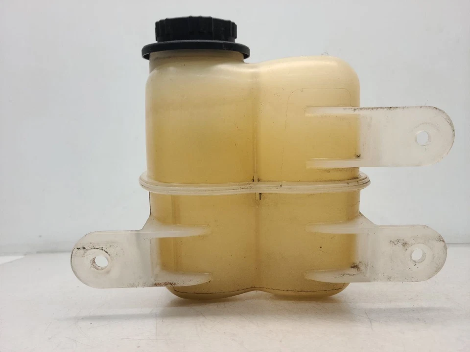 Ford Explorer 2002-05 (4,0 L/AT) depósito de refrigerante Foto 4 de 4