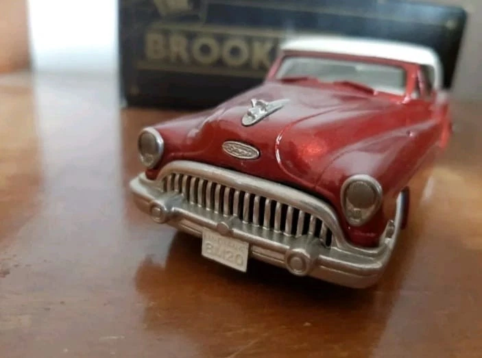 Brooklin Models BRK 20a Buick Skylark Convertible Red 1953 1:43 - Immagine 2 di 4