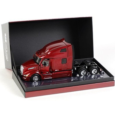 Peterbilt 579 SF Ultraloft Sattelschlepper Modell von DieCast Masters 1:32