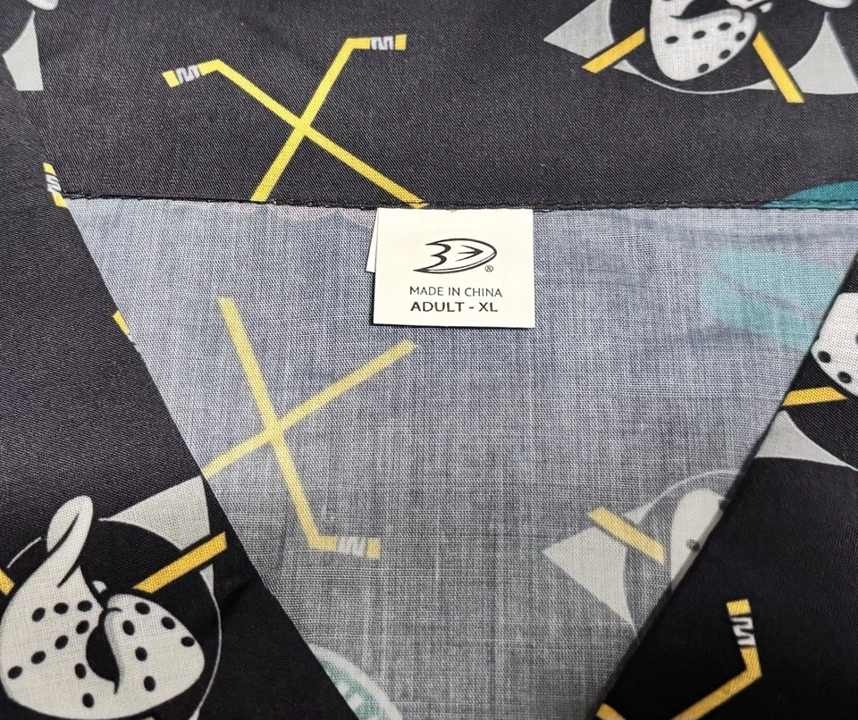 Camisa hawaiana ANAHEIM DUCKS Mighty con estampado de botones XL - 31/1/24 Foto 4 de 4