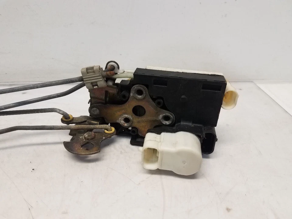 2003 Chevrolet Tahoe Passenger Right Front Power Door Latch - Image 2 of 4