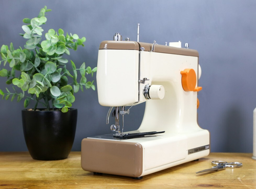 Japanese Frister & Rossmann Heavy Duty Metal Multi-Stitch Compact Sewing Machine - Picture 4 of 10