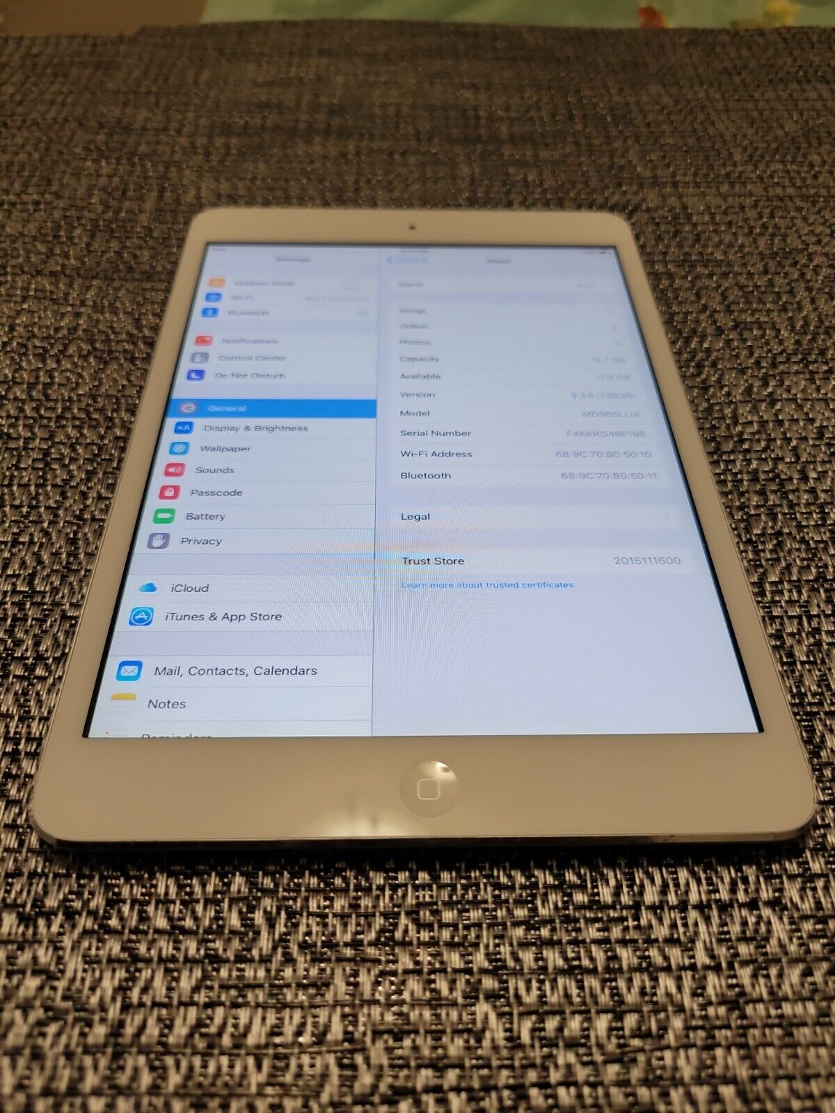 Apple iPad Mini Gen - white- Wi-Fi 7.9in |