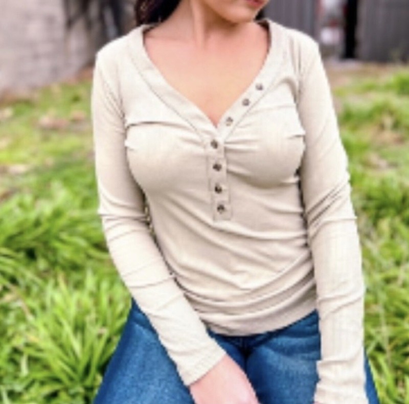Wishlist Ribbed Top With Functional Buttons In Olive In Size Medium 