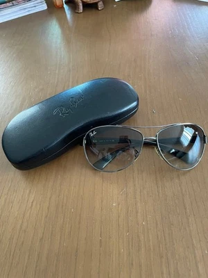 Ray-Ban solaire RB3386 Noir Très bon état - Photo 1/3