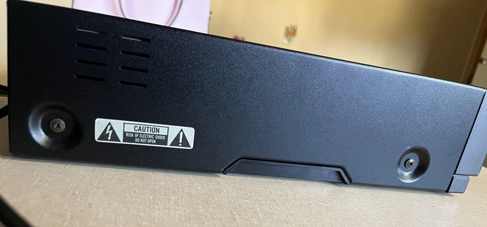 Reproductor remoto grabadora de casete de video VHS HQ VCR de 4 cabezales Zenith VRF250 de colección Foto 4 de 4