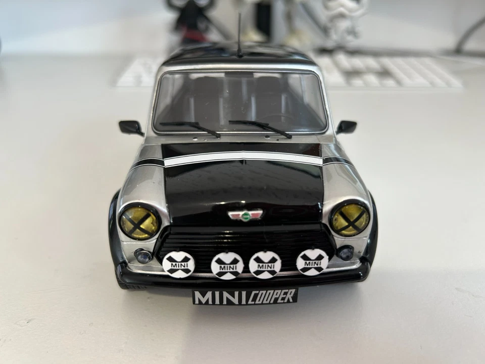 Mini Cooper Sport Solido 1:18 Diecast Model Car – Boxed, rare - Image 3 of 4