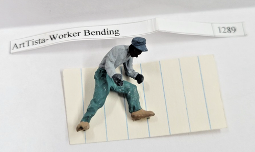 ARTTISTA O SCALE FIGURE #1289 WORKER BENDING NO ORIGINAL PACKAGE