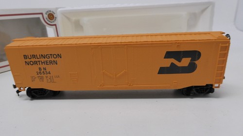 Vintage HO Scale Bachmann Burlington Northern BN 26534 Box Electric Train Car - Picture 2 of 10