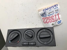 2002 VW GOLF OEM AC CLIMATE CONTROL MODULE PANEL (A 32)