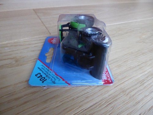 Siku Vehicle – 1043 Tractor with Front Loader – BNSIB NEW in Factory Sealed Pack - Picture 9 of 10