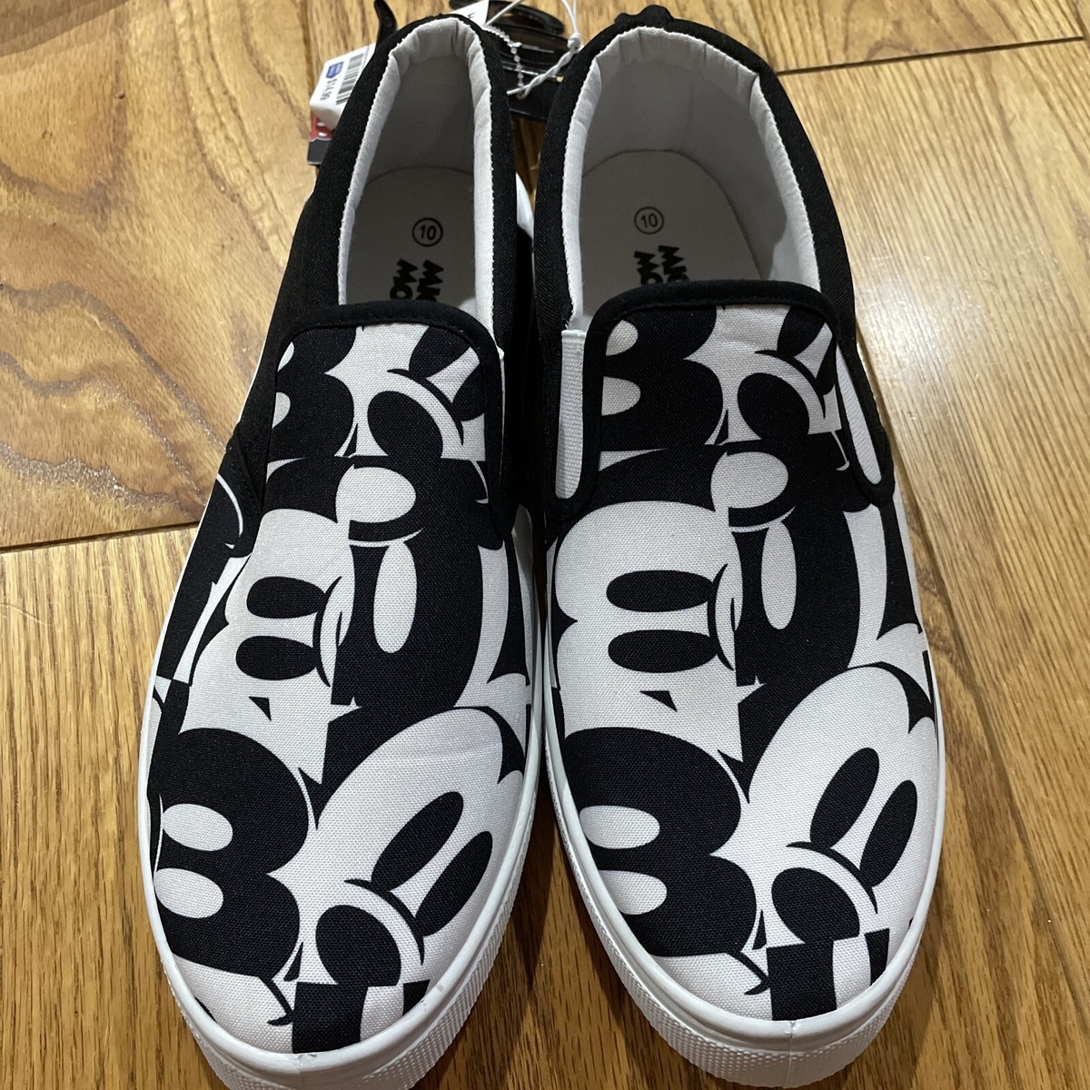 Disney Mickey Mouse Slip On 1928 Star Black White Sneakers Mens Size 7 BRAND NEW NEW Disney 1928 Star Black and White Mickey Mouse Slip On  main image 4
