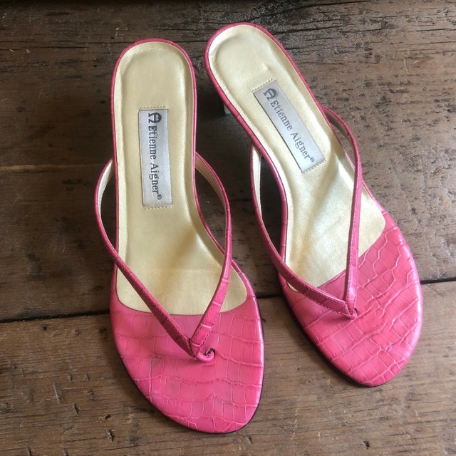 Etienne Aigner Womens 8M Island I Pink embossed Leather Thong Sandal Heels Shoes | eBay