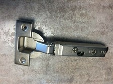 10 x GRASS TIOMOS 120 KITCHEN DOOR CLICK ON SOFT CLOSE HINGES AND HINGE PLATES