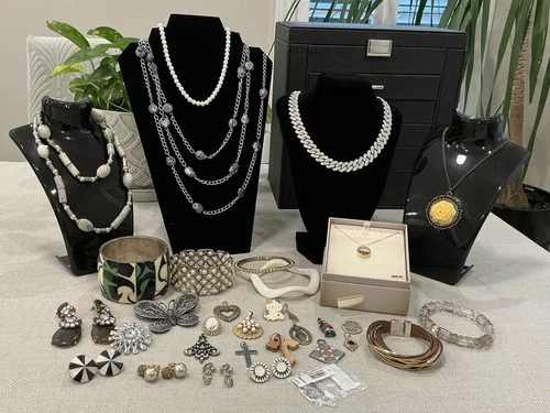 Vintage To Modern Lot of 32 Costume Jewelry Brooches Earrings Necklaces More #1