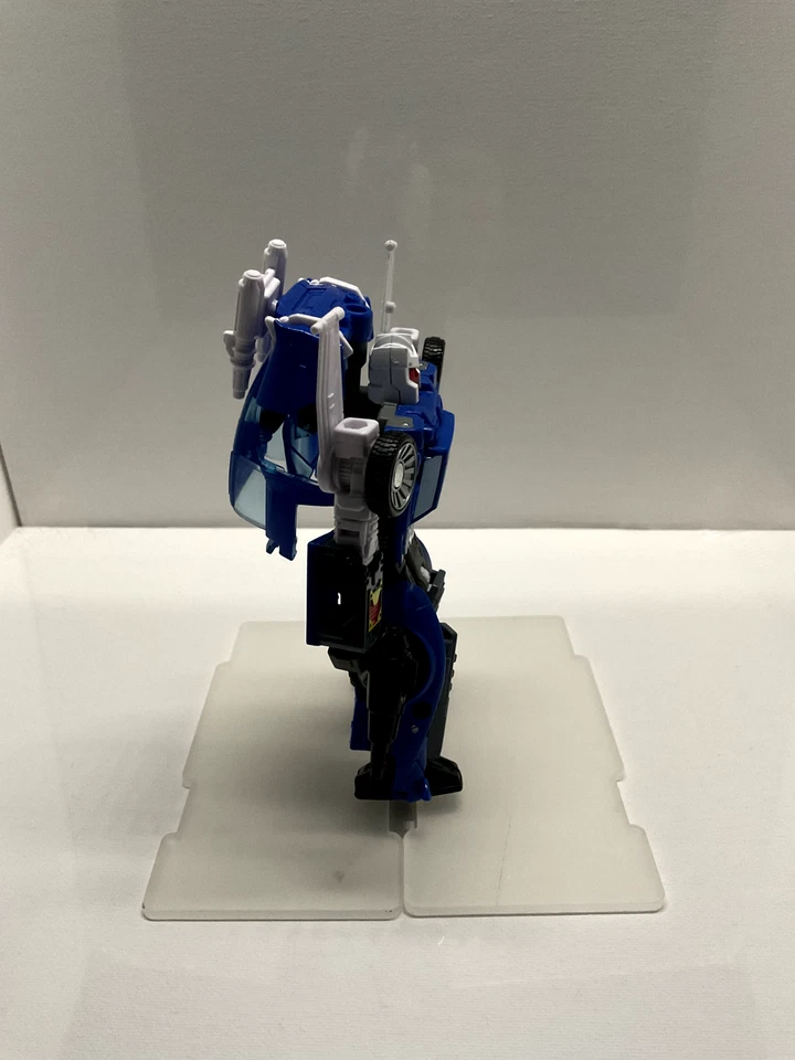 Transformers Kingdom War for Cybertron Deluxe Class Action Figure Autobot Tracks - Image 2 of 4