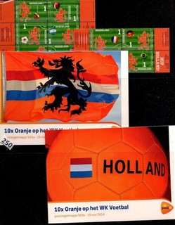 # PAÍSES BAJOS 2014 2 FOLLETOS MNH FÚTBOL