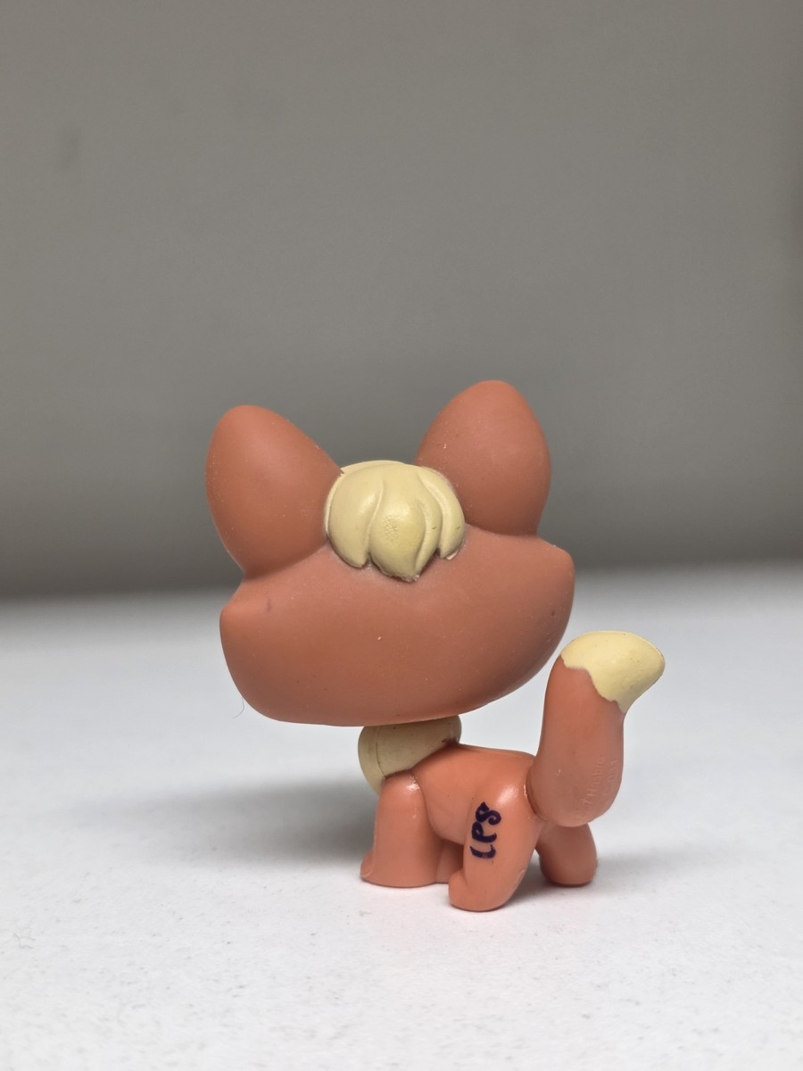 Littlest Pet Shop Authentic # 1028 Orange Yellow Fox Green Eyes