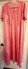 Vtg Vanity Fair Piegnoir Gown And Robe Set Pink Satin Lace Embroidered Medium F
