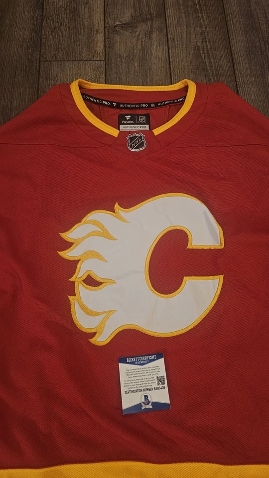 Camiseta deportiva firmada por Jerome Iginla Calgary Flames Fanatics con certificado Beckett Foto 4 de 4