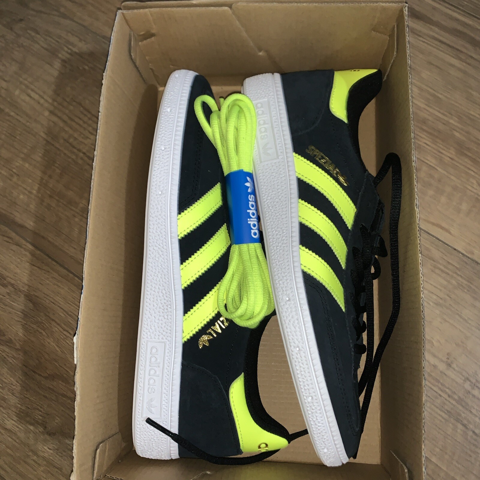 adidas Originals Handball Spezial Mens Trainers U.K. 8 Box No Lid RARE 2021 image 10