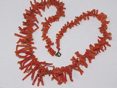 Collier Vintage En Corail Rouge - Perles Graduées Branches - 23 Pouces - 48,4g - Occasion
