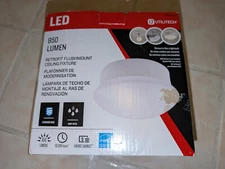 Utilitech 7" Flushmount Flush mount  LED Ceiling Wall 850 Lumen Fixture 1035761