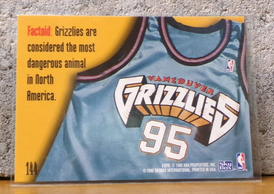 NBA オフィシャルピンズセット　1990年代前半　バスケットボール s-l1200.png