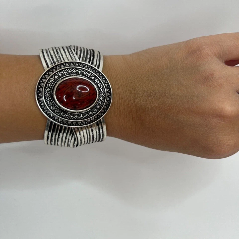  Brazalete Premier Designs Joyería Rojo Especias Tono Plata  Foto 2 de 4