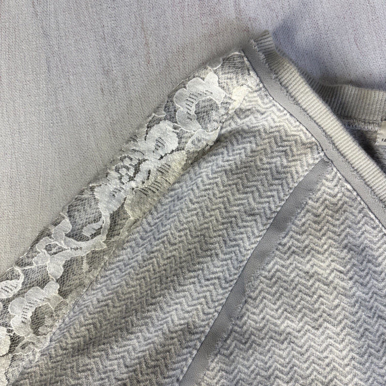 Hinge Women's Size  small gray Pullover Sweater L… - image 4