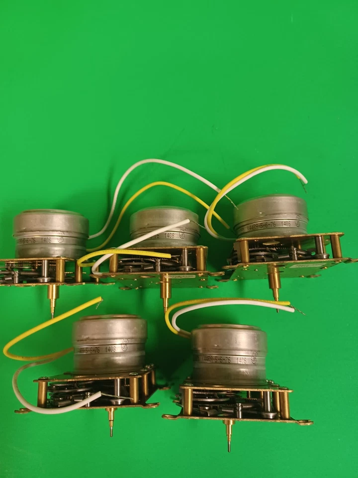 Hanson synchron motor movement, Simplex, American Time 24volt - Image 4 of 4