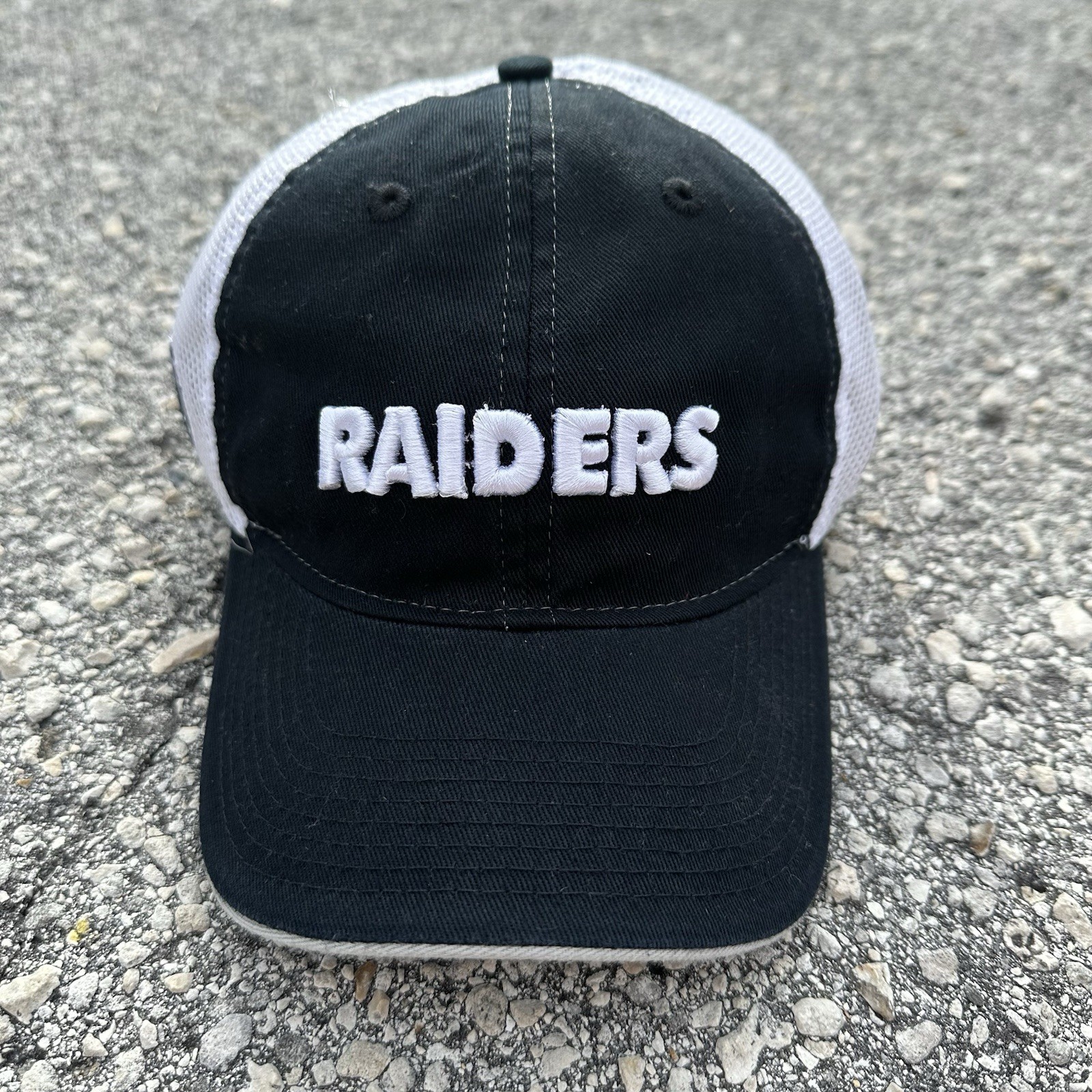 Vintage Oakland Raiders Strapback Mesh Trucker Hat Dad Cap Reebok LA LV NFL New