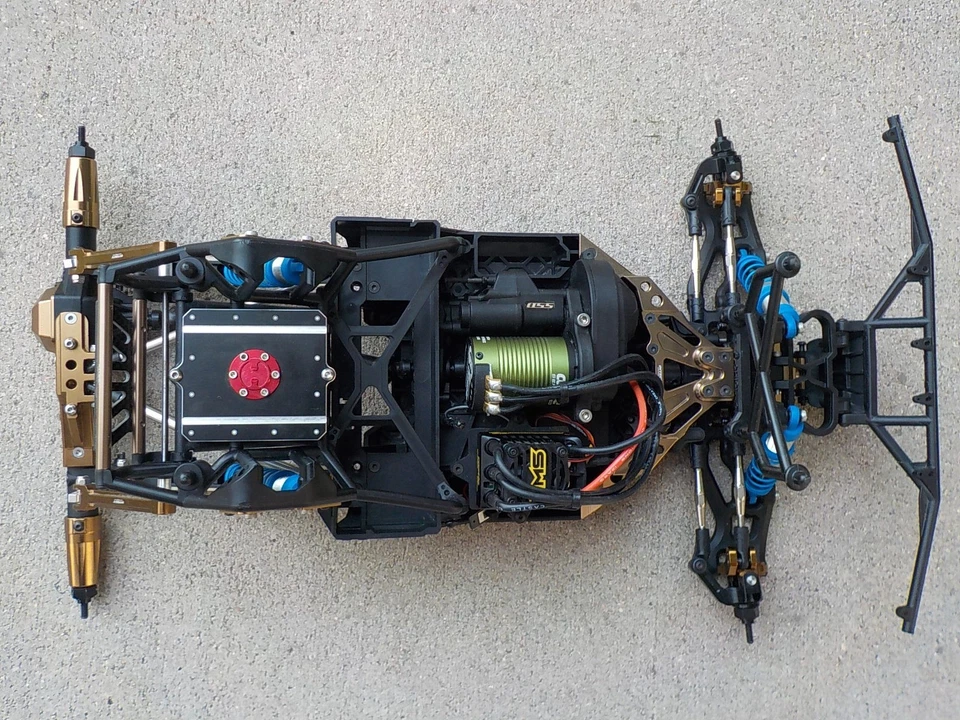 Increíble camión trofeo Axial Yeti Score RTR con castillo, Futaba, Integy, MIP, RPM + Foto 2 de 4