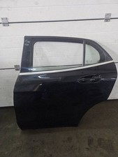 Mercedes-Benz GLA W156 X156 2017 Hinten links Tür hinten TAJ27565 Mercedes-Benz GLA W156 X156 2017 Hinten links Tür hinten TAJ27565