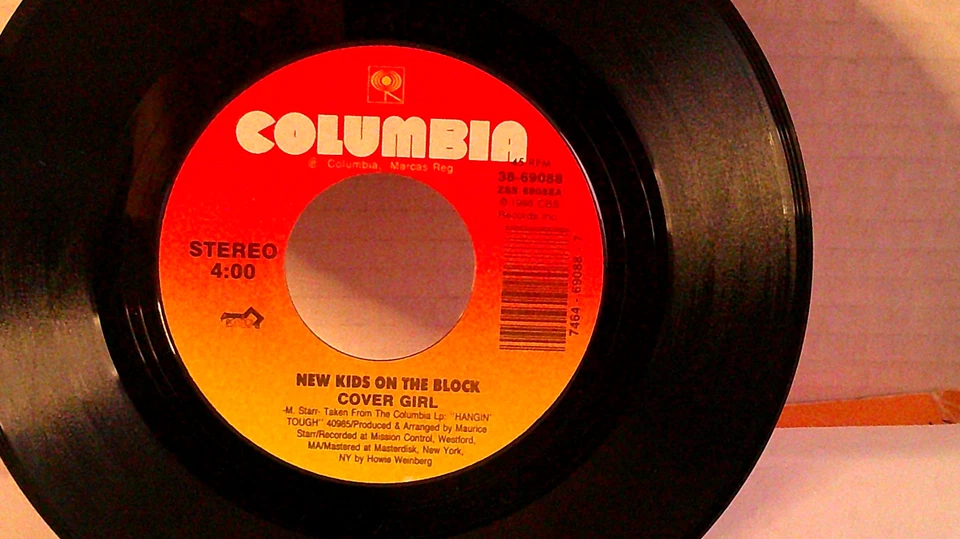 New Kids On The Block,Col."Merry, MerryChristmas"US,7"45,1989 pop Christmas,Mint - Image 2 of 2
